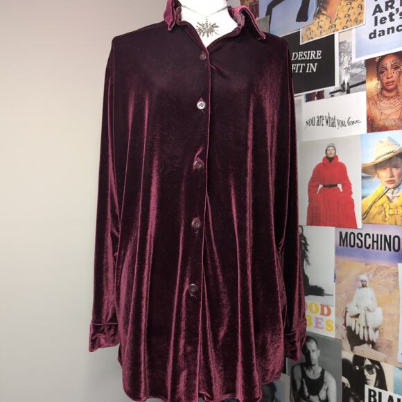 Red Velvet Gothic Top - Picture 4 of 7